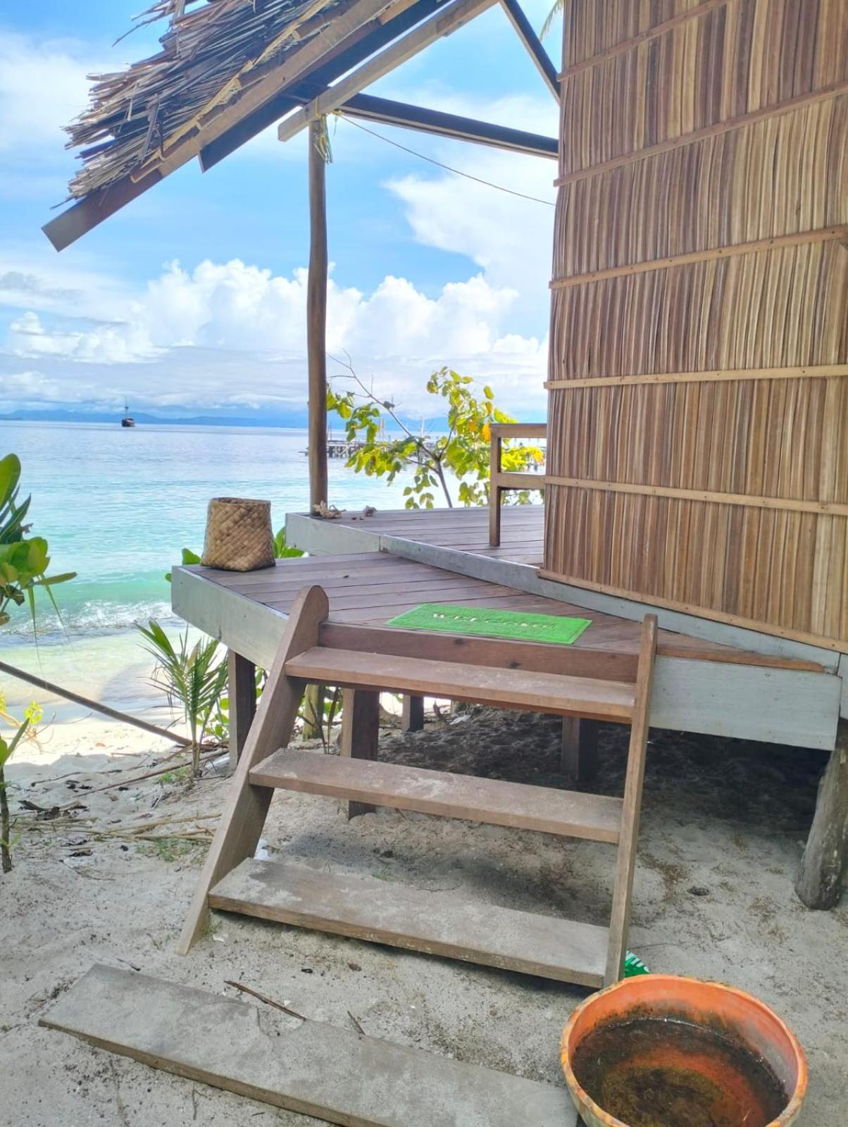 Bruno Raja Ampat Homestay Pulau Mansuar Bagian luar foto